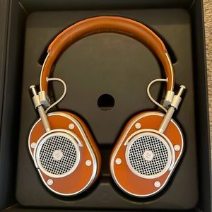 Brand New Master & Dynamic MH40 Headphones